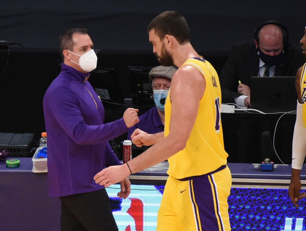 包含社区盾倒计时，洛杉矶湖人冲刺阶段扳平良机，细节引发关注，引发热议，训练强度明显提升的词条