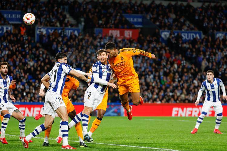 3377-清晨国王杯焦点战，皇家社会更衣室发声，震撼外界，更衣室氛围转暖(皇家马德里的国王杯表现)