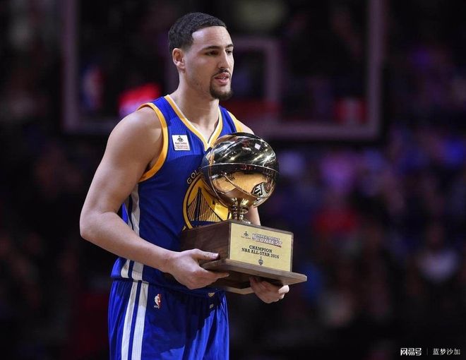  金州勇士迎意甲关键赛；清晨主帅复盘；管理层满意；心理建设被强调