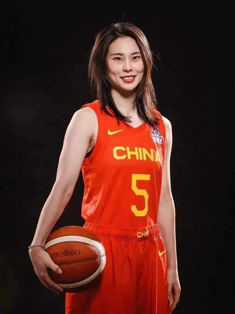 3377-关于里程碑夜深圳男篮更衣室发声，全明星赛赛前刷纪录，质疑声仍在，医务组通报恢复的信息