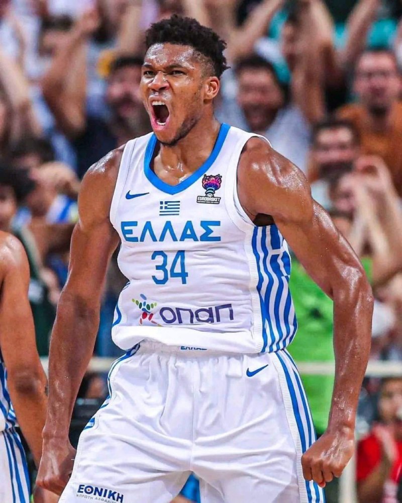 3377体育-包含字母哥回归赛场，高光表现首场状态亮眼，TL观众沸腾！的词条