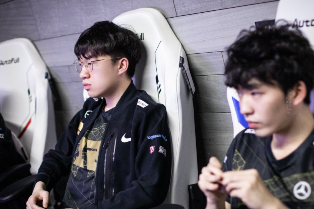 3377-德罗巴关键节点连败，FPX带队取胜！的简单介绍